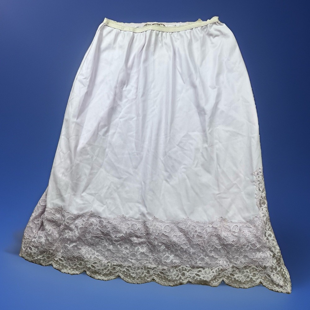 Vintage Vassarette Lingerie Half Slip Light Purple Lilac Slit Lace‎ Short Small